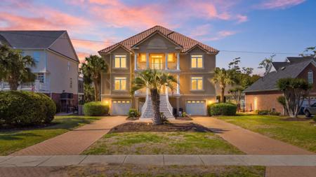 701 Hillside Ave. N