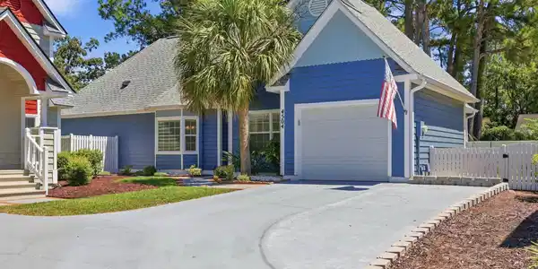 4504 Spyglass Dr.