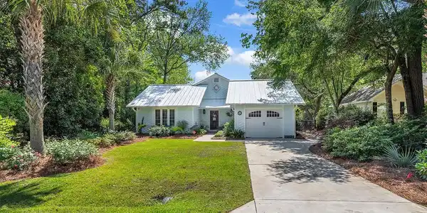 116 Heron Way
