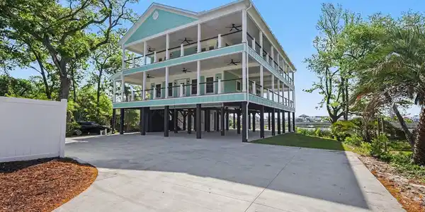 600 Elizabeth Dr.