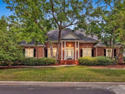 60 Highwood Circle
