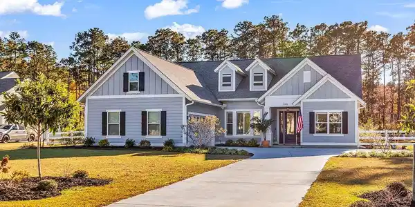 1195 Beaumont Dr.