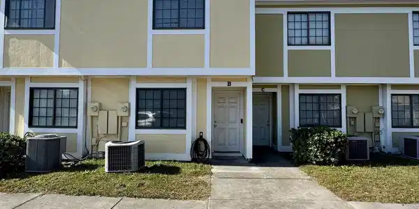 1207 Pinegrove Dr.