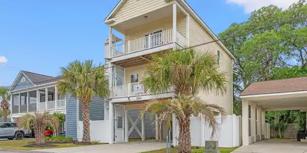 3806 Dunes St.