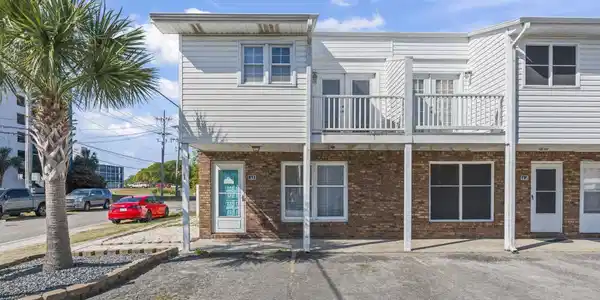 1502 Yaupon Dr.
