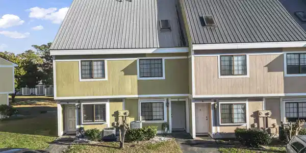 1210 Pinegrove Dr.