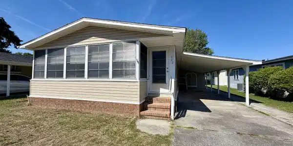 542 Oceanside Dr.