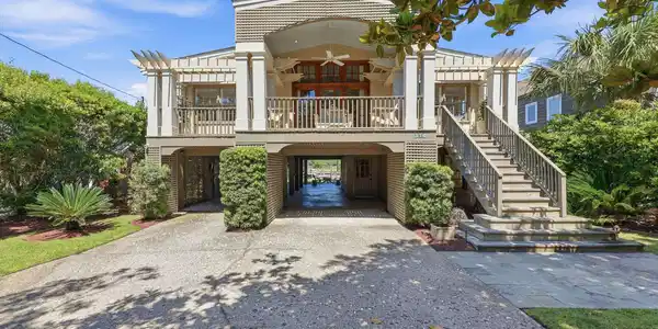 370 Sundial Dr.