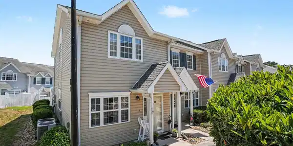 618 3rd Ave. S