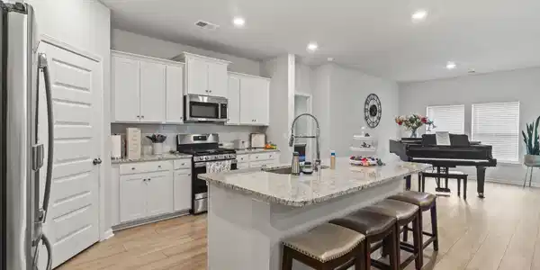 Image 4 Image 4