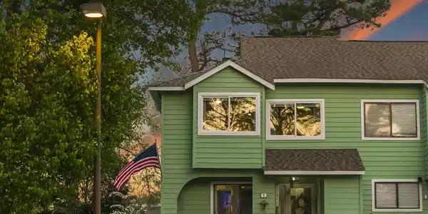 1 Shadow Moss Pl.