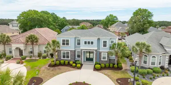 925 Bluffview Dr.