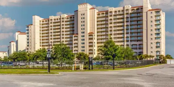 4801 Harbor Pointe Dr.