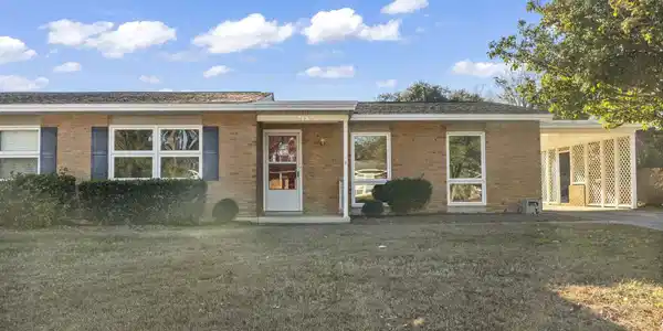 783 Walnut Ave.
