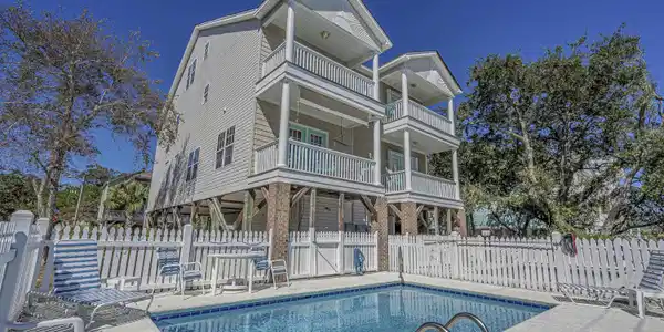 21B Pinewood Dr. S
