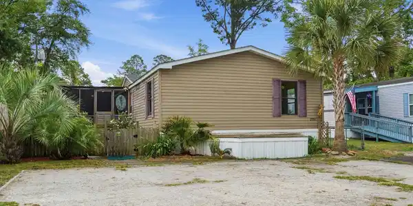 2720 Capricorn Dr.