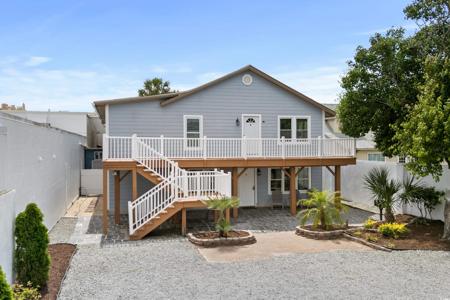 213 1st Ave. N