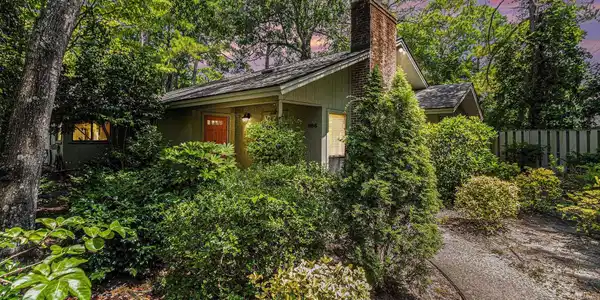 986 Briarwood Dr.