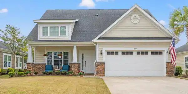 649 Elmwood Circle