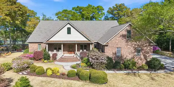 140 Heritage Dr.