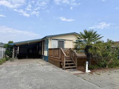 422 Sandlewood Dr.
