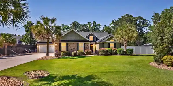 100 Vista Oaks Ct.