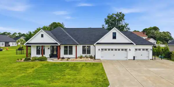 1016 Montage Commons Dr.