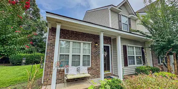 964 Palisade Circle