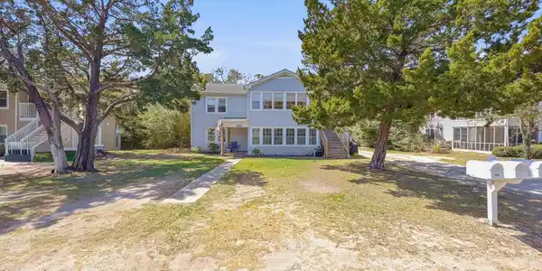 207 5th Ave. N
