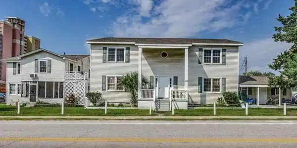 301-303 27th Ave. S