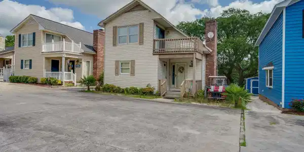 600-B 43rd Ave. S