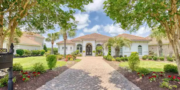 1006 Ridgewood Dr.