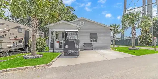 10495 N Kings Hwy.