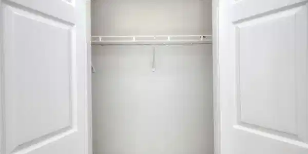 Image 3: View of closet