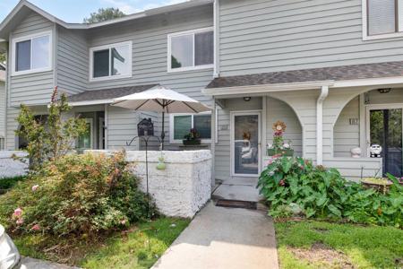 85 Shadow Moss Pl.