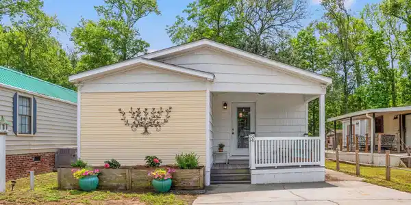 5400 Little River Neck Rd.