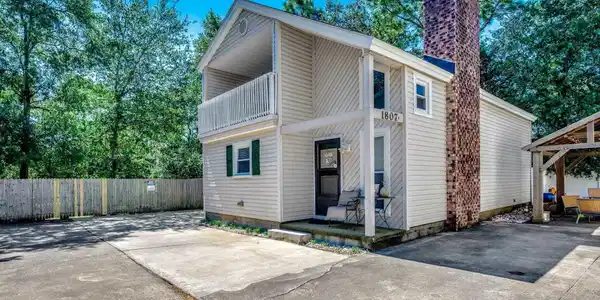 1807 C Hillside Dr. S