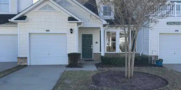 6095 Catalina Dr.