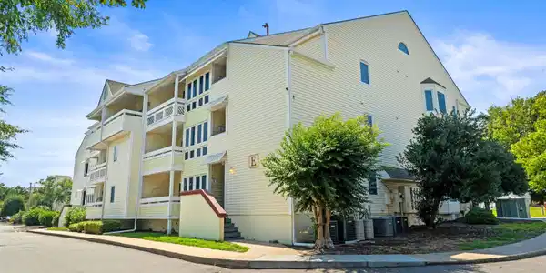1100 E Possum Trot Rd.