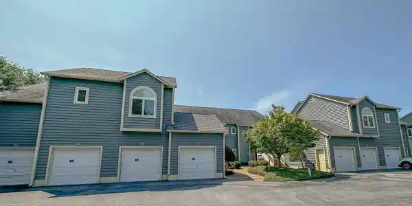 816 Castleford Circle