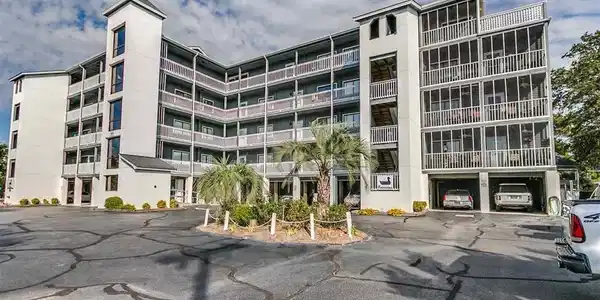 305 N Hillside Dr. N
