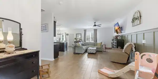 Image 4 Image 4