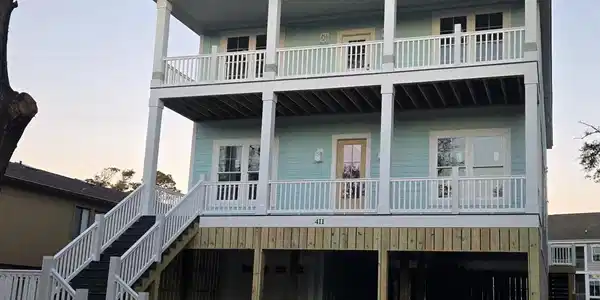 411 Hillside Dr. N