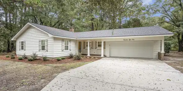1401 Crooked Oak Dr.