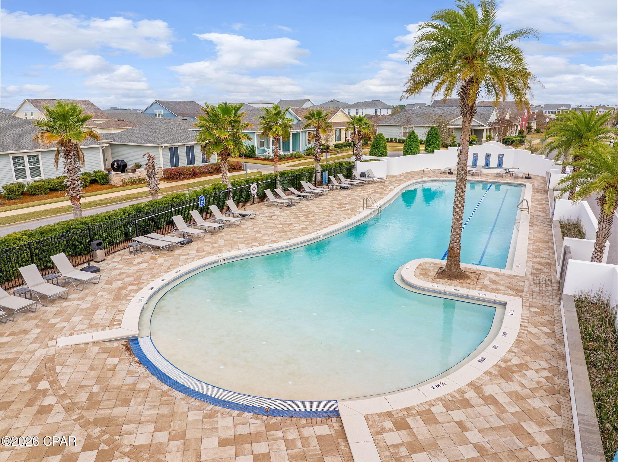Image 2: Pool