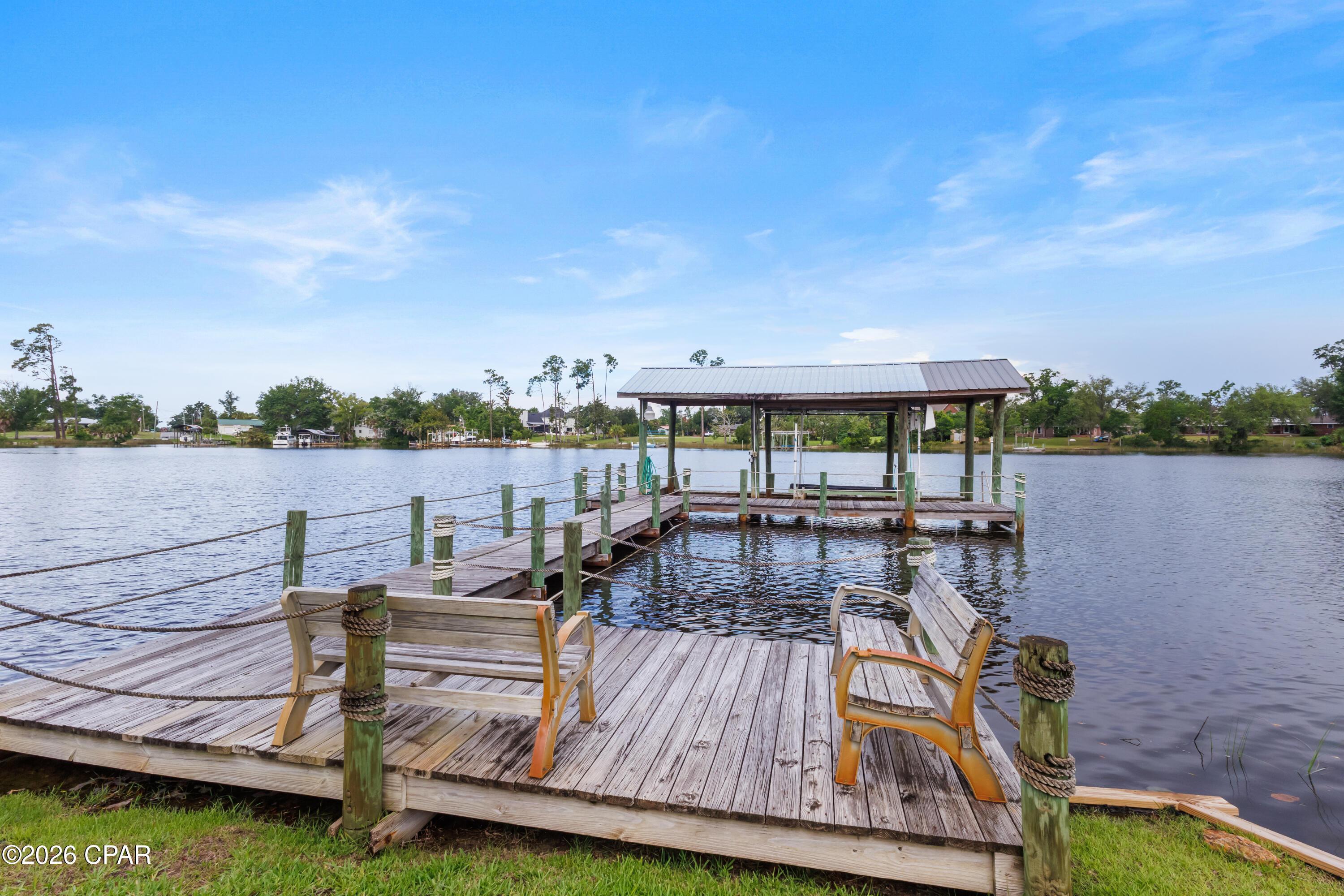 Image 4: Dock