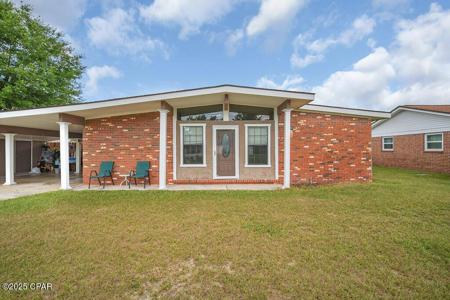 4127 Leslie Lane