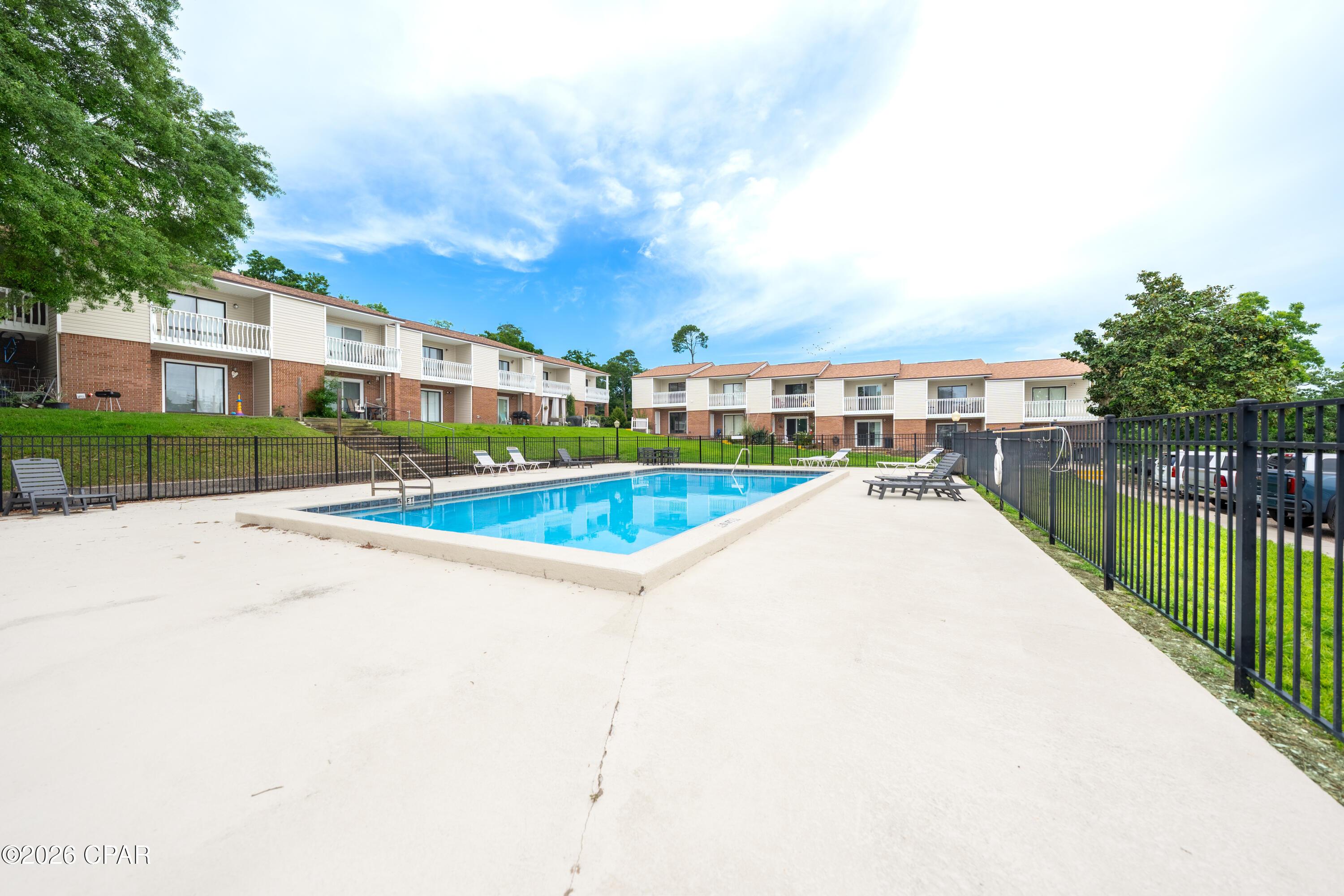 Image 1: townhouse-37