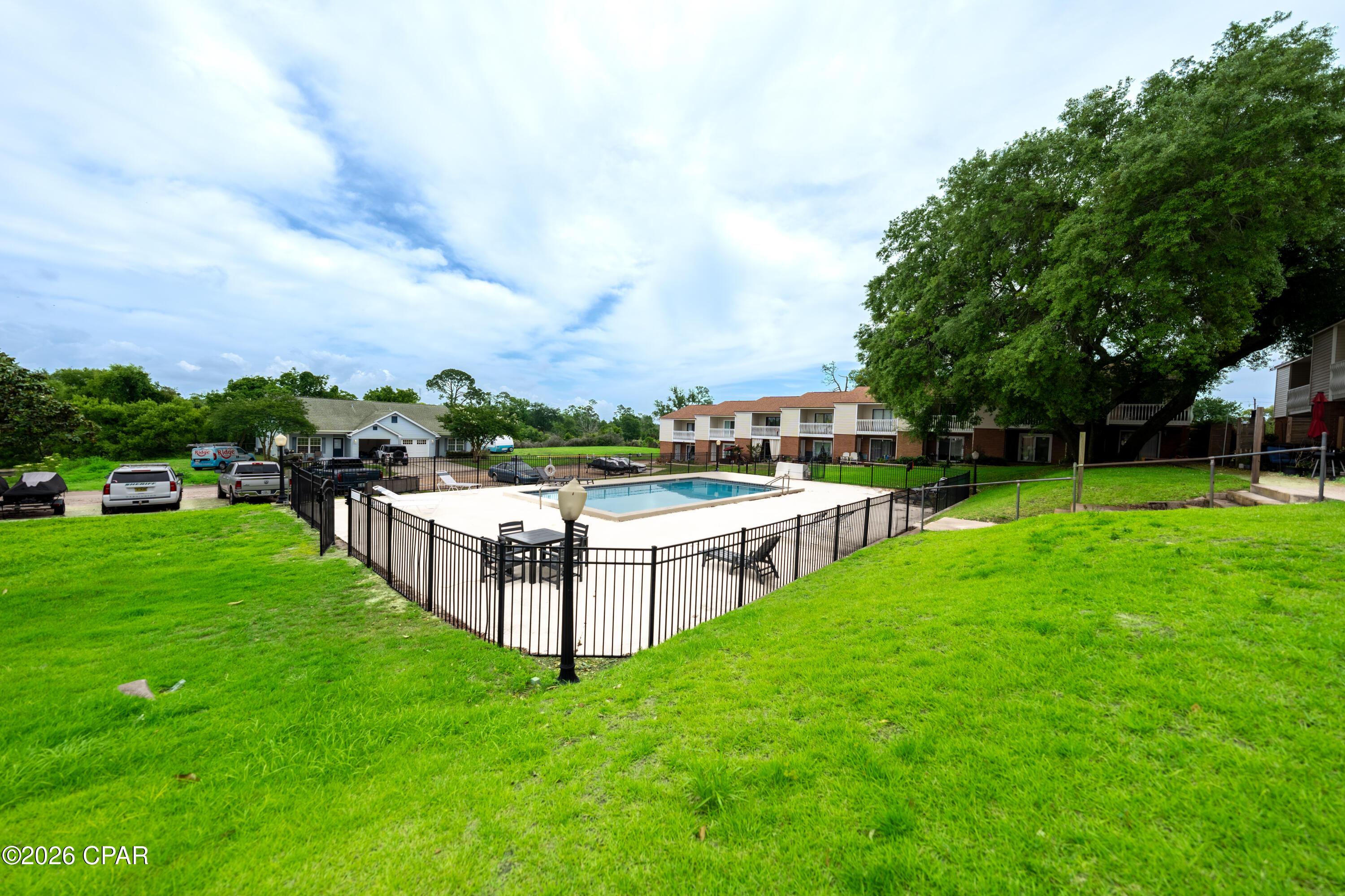 Image 2: townhouse-35
