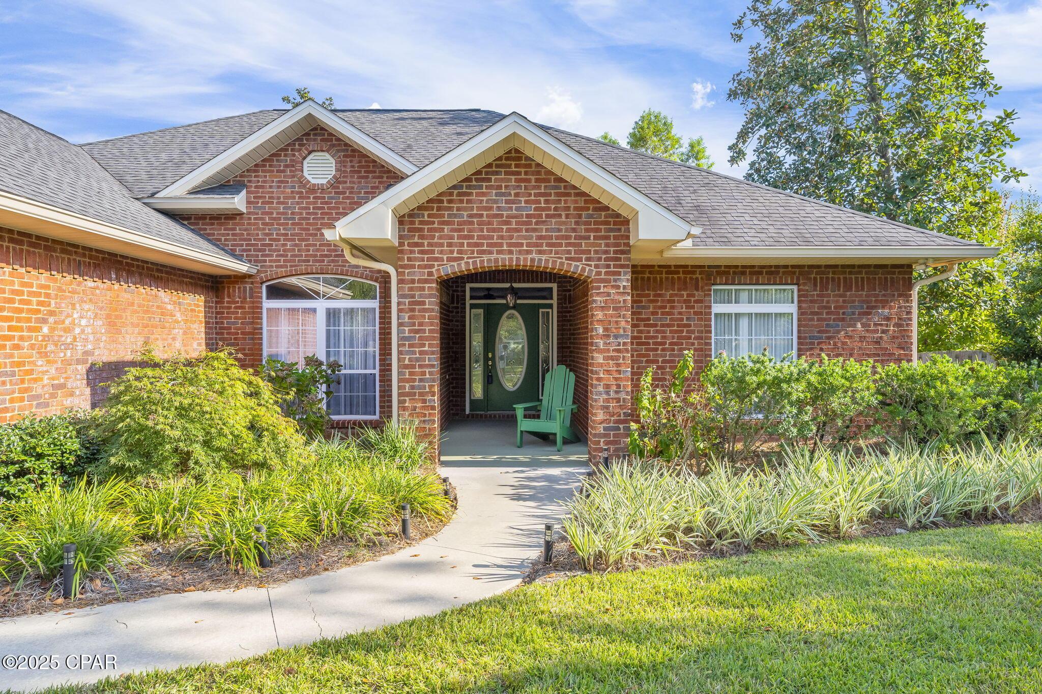 Image 2: Three BR/Two BA plus bonus room